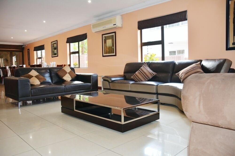 Cozy Nest Guest House Дърбан Екстериор снимка