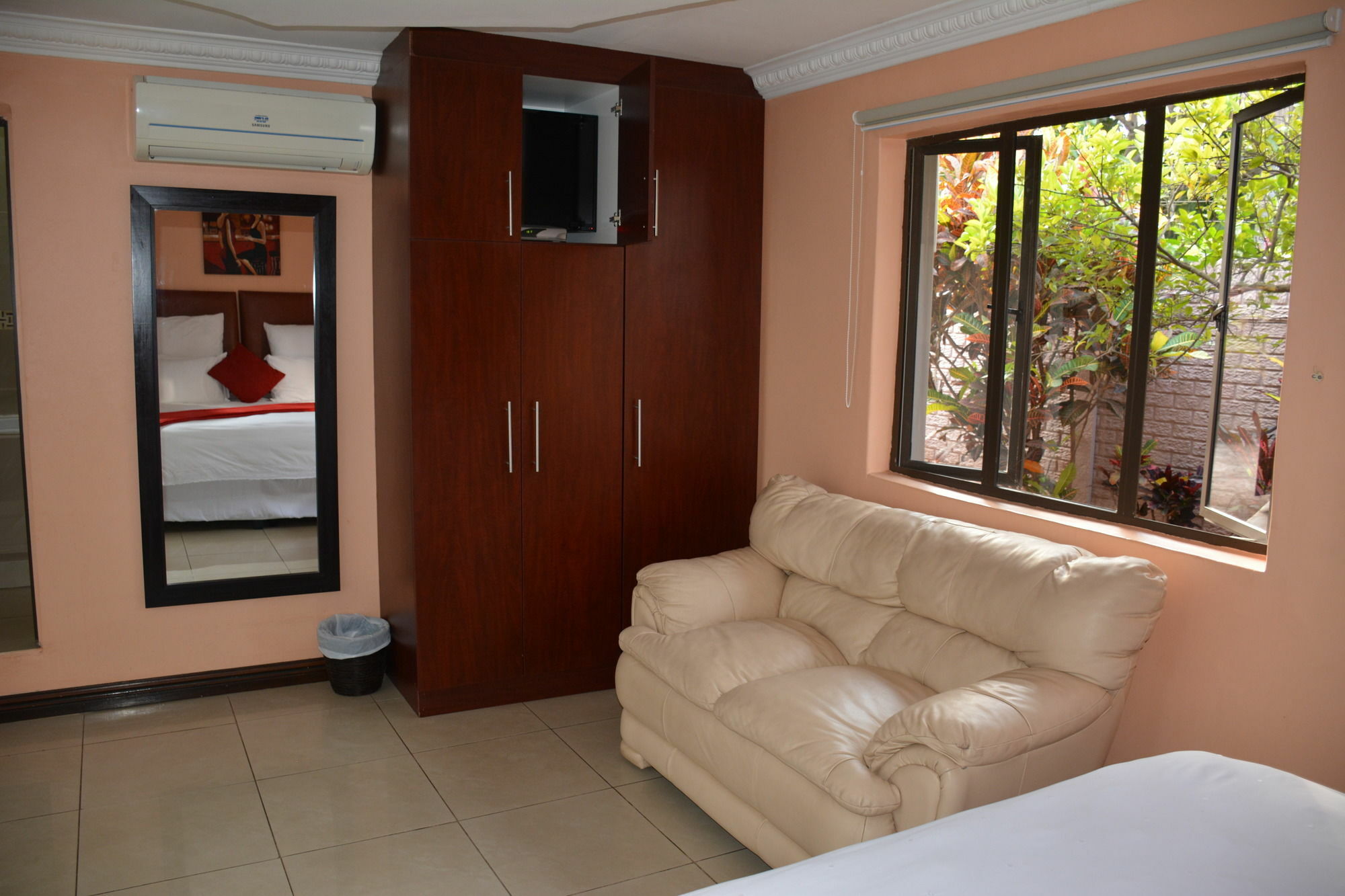 Cozy Nest Guest House Дърбан Екстериор снимка